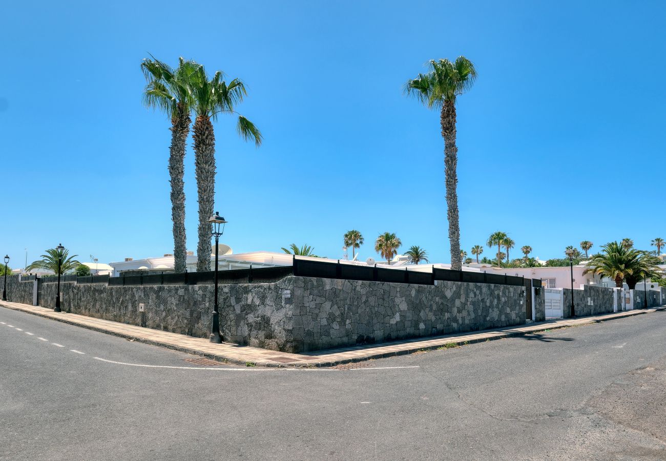 Casa a Puerto del Carmen - Villa Leona • Heated pool• BBQ
